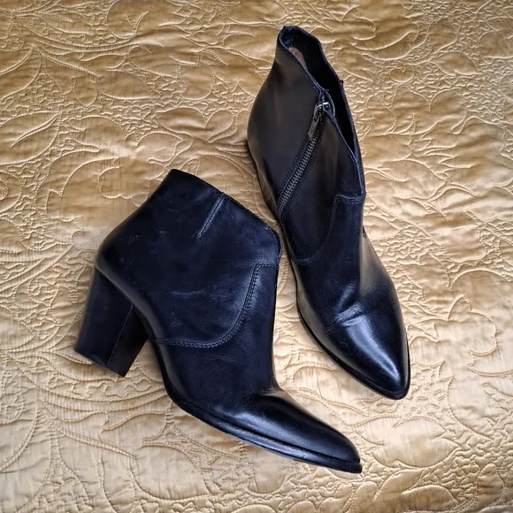 Frye Jennifer black Ankle Leather  Boots 8