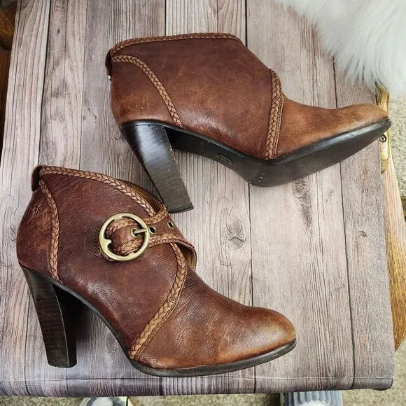 Frye Vickie Bootie Braided Buckle Brown Leather Heeled Ankle Boots Sz 9