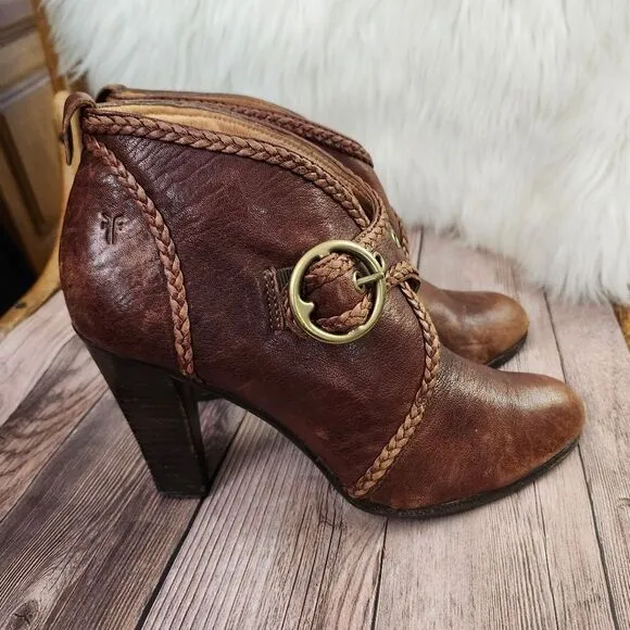 Frye Vickie Bootie Braided Buckle Brown Leather Heeled Ankle Boots Sz 9
