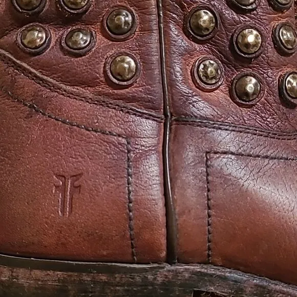 Frye Wyatt Disc Cognac 6B western ankle boots