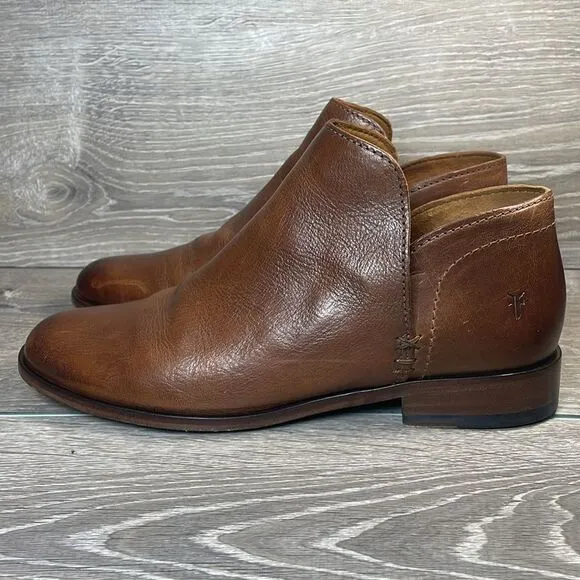 Frye Elyssa Shootie Cognac Brown Leather Women’s Sz 10M Slip On Ankle Boots