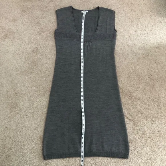 Garnet Hill 100% Wool Sleeveless Taupe Sweater Dress Size XS Neutral Minimalist