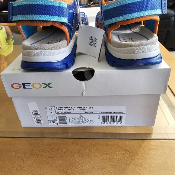 GEOX Dynomix Waterproof Clsed Toe Sandals, Size 2 YOUTH - NEW!