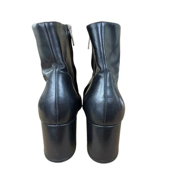 Gianvito Rossi Black Leather Pointed Toe Ankle Boots 39.5 Made in Italy