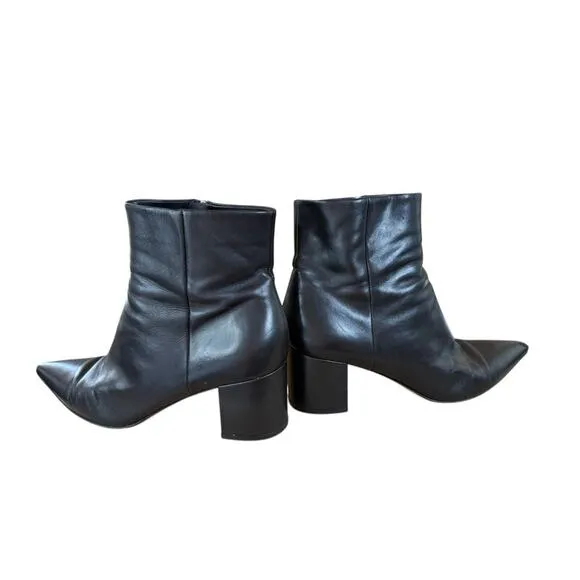 Gianvito Rossi Black Leather Pointed Toe Ankle Boots 39.5 Made in Italy