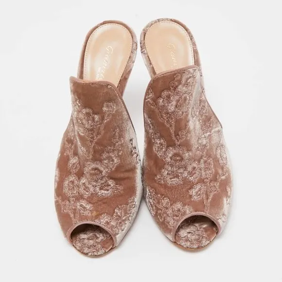 GIANVITO ROSSI floral embroidery velvet mule sandal beige Italian designer 9/40
