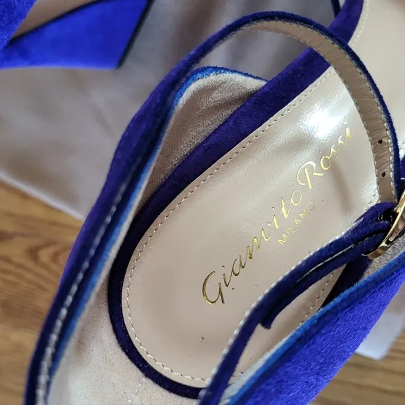Gianvito Rossi Women's Purple Suede Heels