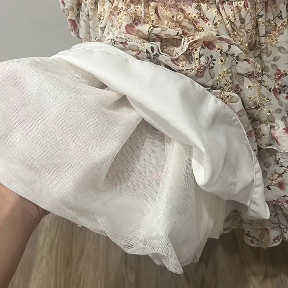 Girls designer dress.  Ivory chiffon with floral design formal dress. Size 3-4T.