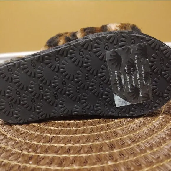 Girl's Slippers UGG Kids Fluff Yeah Leopard Slide (Little Girl) Size 11