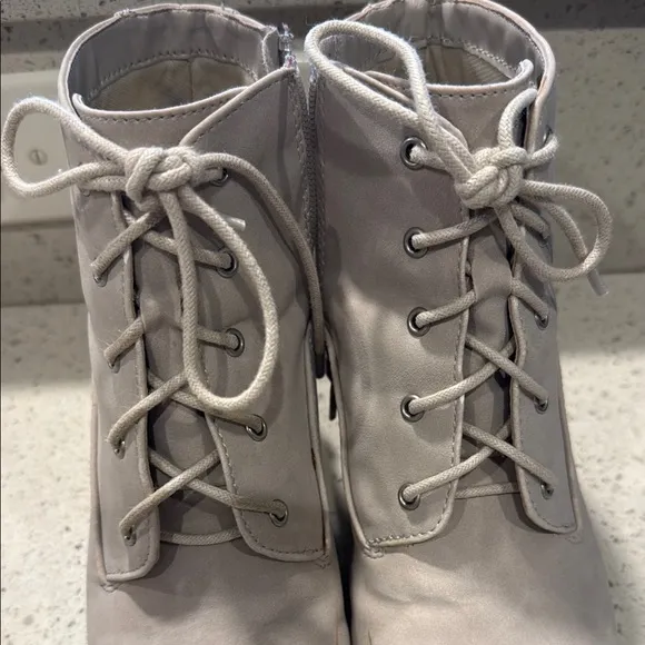 GirlsLace-Up Ankle Boots - Cream