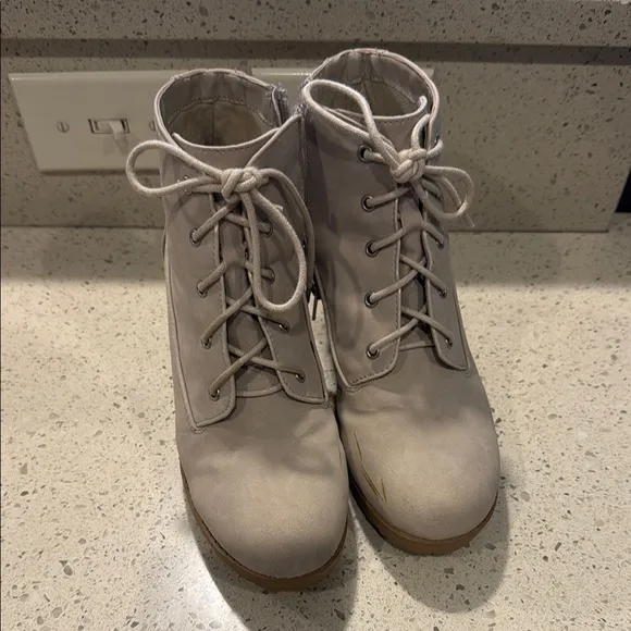 GirlsLace-Up Ankle Boots - Cream