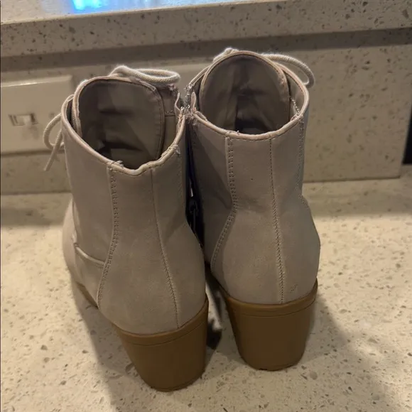 GirlsLace-Up Ankle Boots - Cream