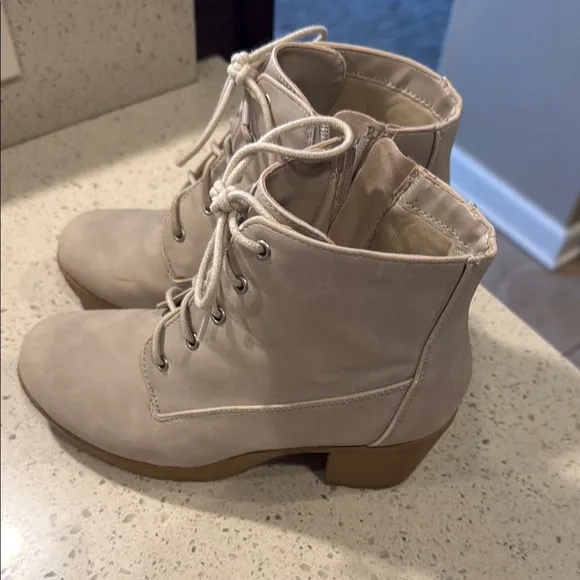 GirlsLace-Up Ankle Boots - Cream