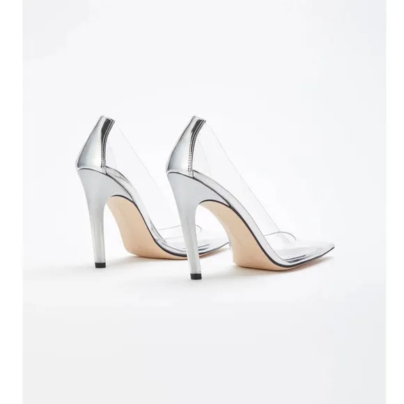 Good American CindeRella Pumps Size 8 Glass GA275P-X