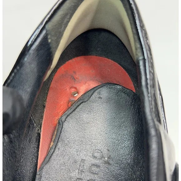 Gucci Black Patent Leather Bootie via Sophisticated Silhouette Size 9.5