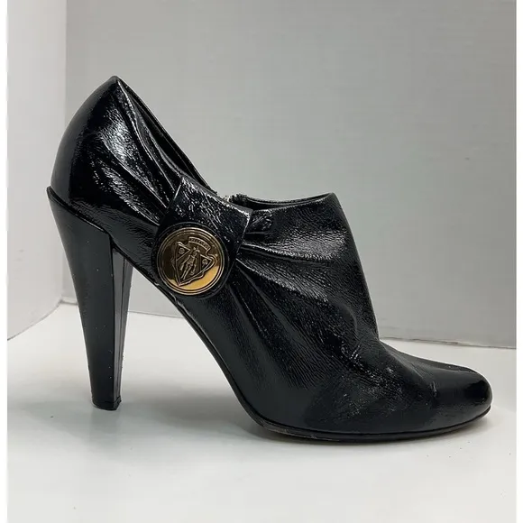 Gucci Black Patent Leather Bootie via Sophisticated Silhouette Size 9.5
