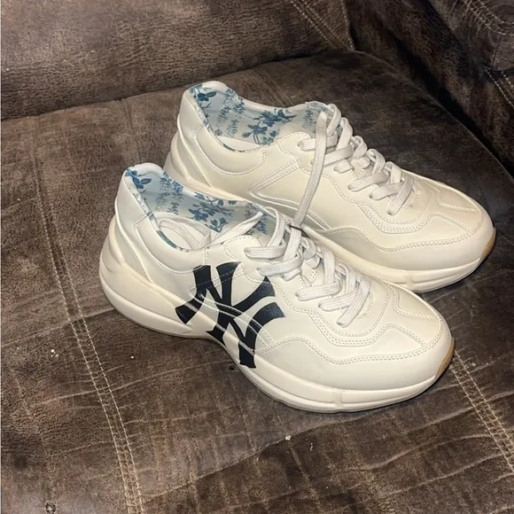 Gucci White and Black Athletic Sneakers with Iconic Design