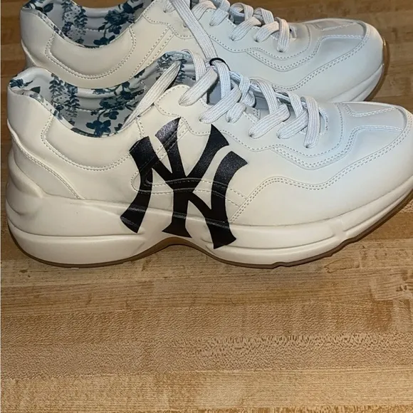 Gucci White and Black Athletic Sneakers with Iconic Design