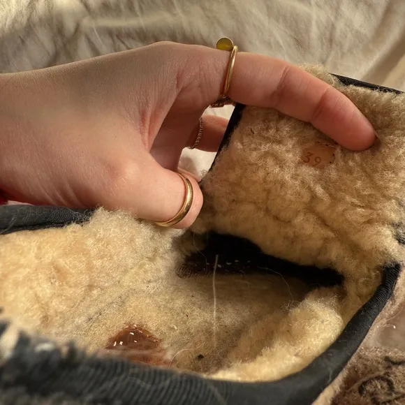 Gucci Wool fur Lined Slippers Size 39/8
