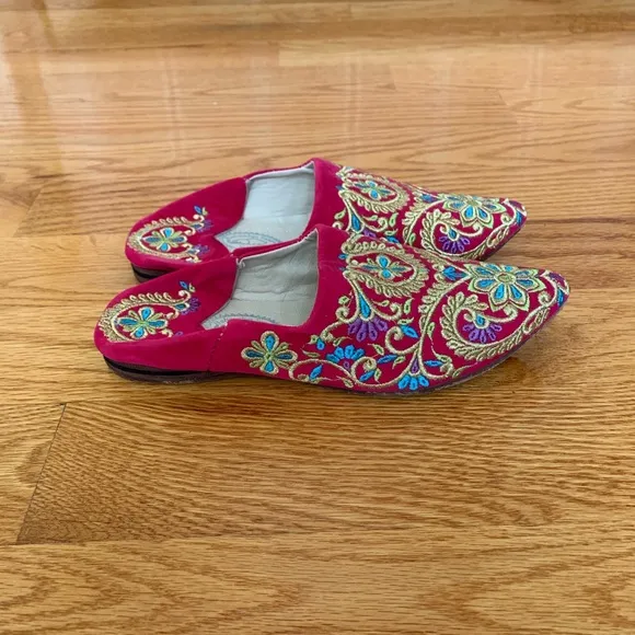Handmade hot pink &amp; gold Moroccan leather shoes
