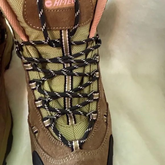 Hi-Tec Women’s Hiking Boots US 9.5M EU 41 Leather Pink &amp; Olive Trail Boots NEW