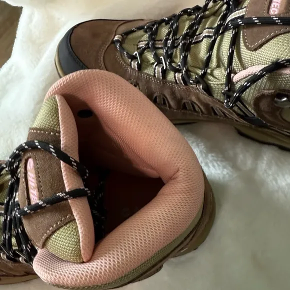 Hi-Tec Women’s Hiking Boots US 9.5M EU 41 Leather Pink &amp; Olive Trail Boots NEW