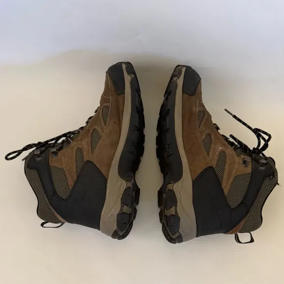 HI-TEC Yosemite Mid Waterproof Hiking Boots for Men, Size 9.5