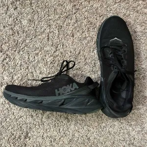 Hoka Black Men’s One One Elevon 2 Tennis Shoes Sz 10 EUC