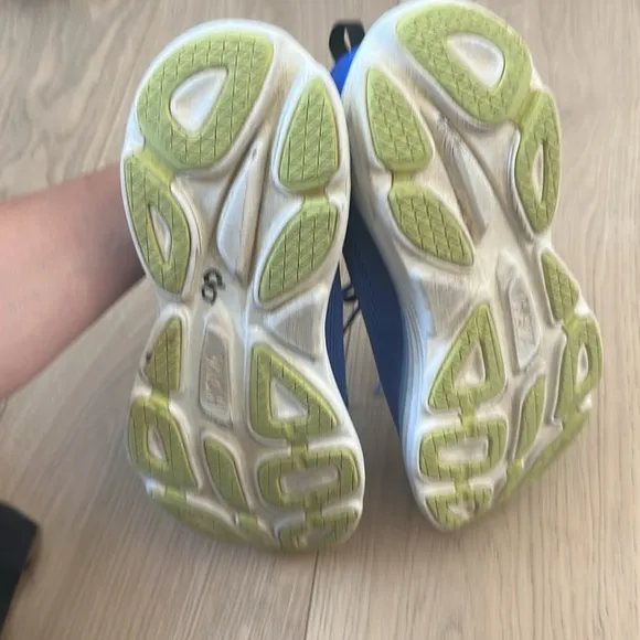 Hoka Bondi 8 Blue Running Shoes size 11B