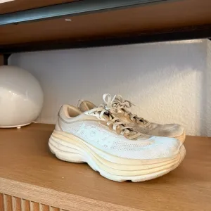 Hoka Bondi 8: Oat Milk / Alabaster Size 10