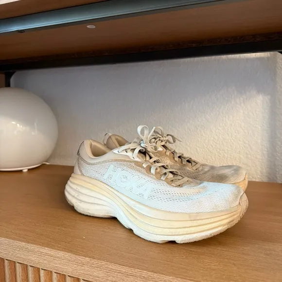 Hoka Bondi 8: Oat Milk / Alabaster Size 10