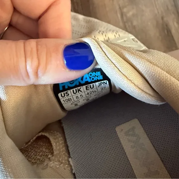 Hoka Bondi 8: Oat Milk / Alabaster Size 10