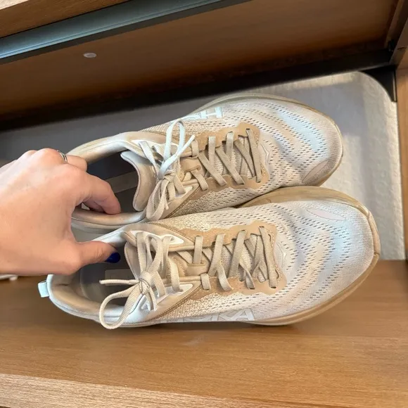Hoka Bondi 8: Oat Milk / Alabaster Size 10