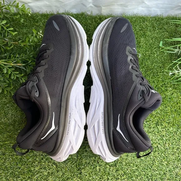 HOKA BONDI  8 Running black/white Shoe mens size 10D