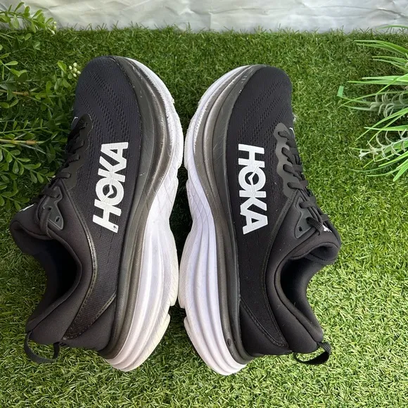 HOKA BONDI  8 Running black/white Shoe mens size 10D