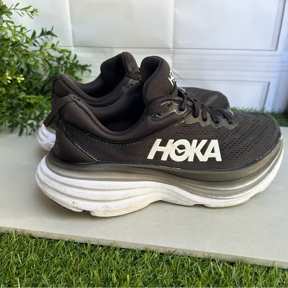 HOKA BONDI  8 Running black/white Shoe women size 7 preowned
