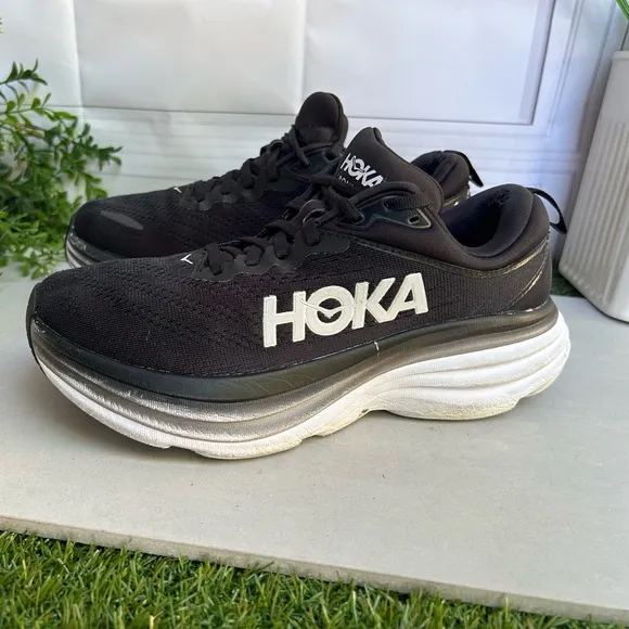 HOKA BONDI  8 Running black/white Shoe women size 7 preowned