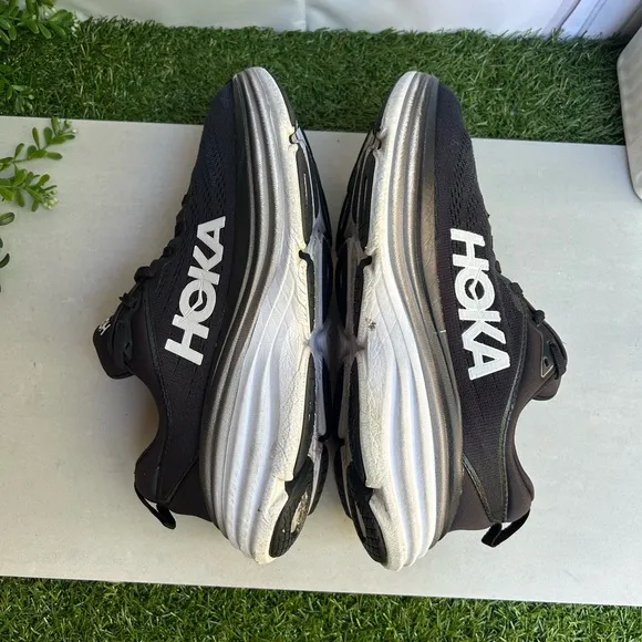 HOKA BONDI  8 Running black/white Shoe women size 7 preowned