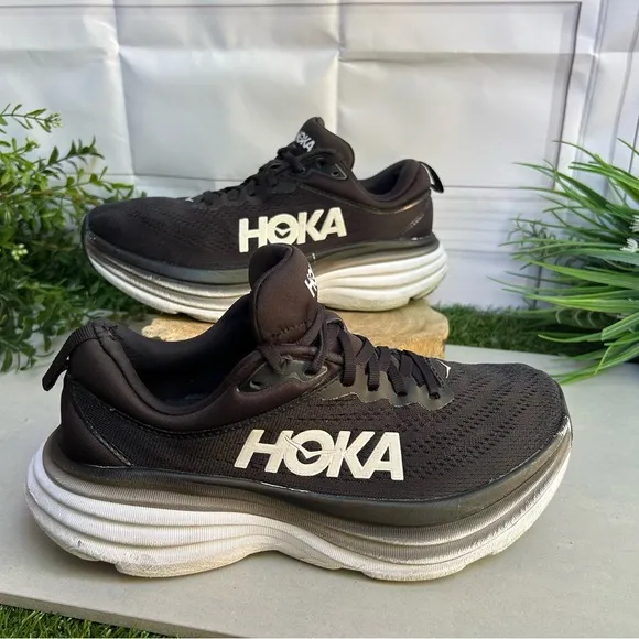 HOKA BONDI  8 Running black/white Shoe women size 7 preowned