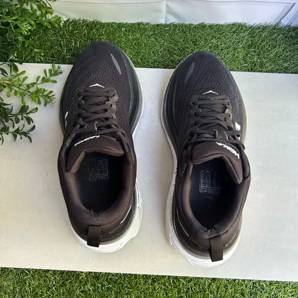 HOKA BONDI  8 Running black/white Shoe women size 7 preowned