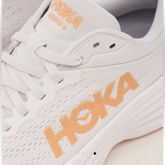 HOKA Bondi 8 sneakers women size 8 White / Cantaloupe New Season Women$171 new