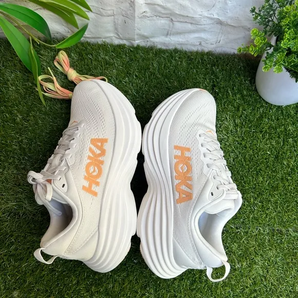 HOKA Bondi 8 sneakers women size 8 White / Cantaloupe New Season Women$171 new