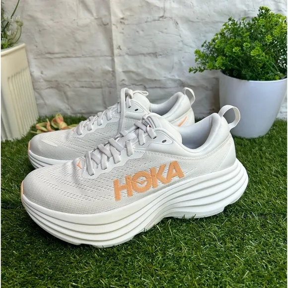 HOKA Bondi 8 sneakers women size 8 White / Cantaloupe New Season Women$171 new