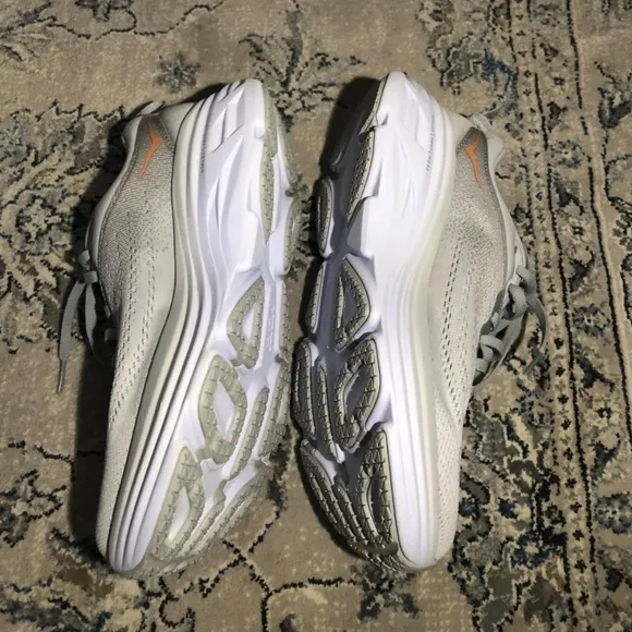 Hoka Bondi 8 Wide Running Shoes