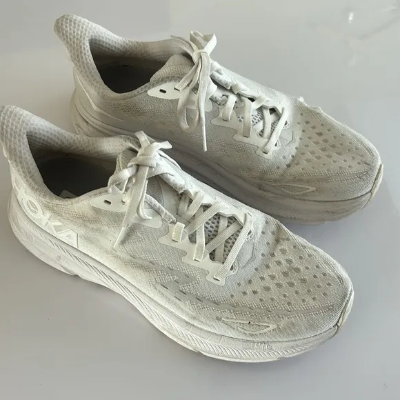 Hoka Clifton 9 Size 9B