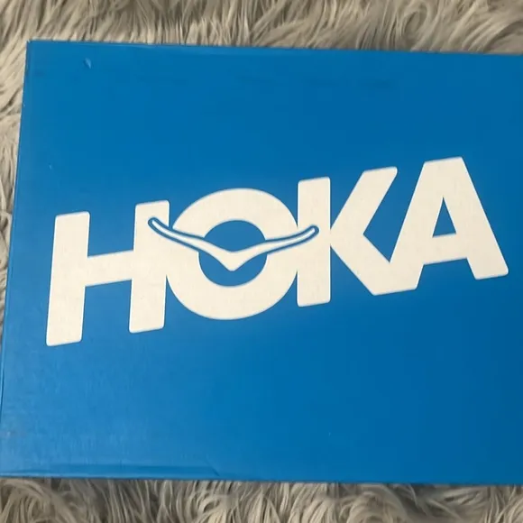 Hoka NIB Black Clifton 9 youth size 4