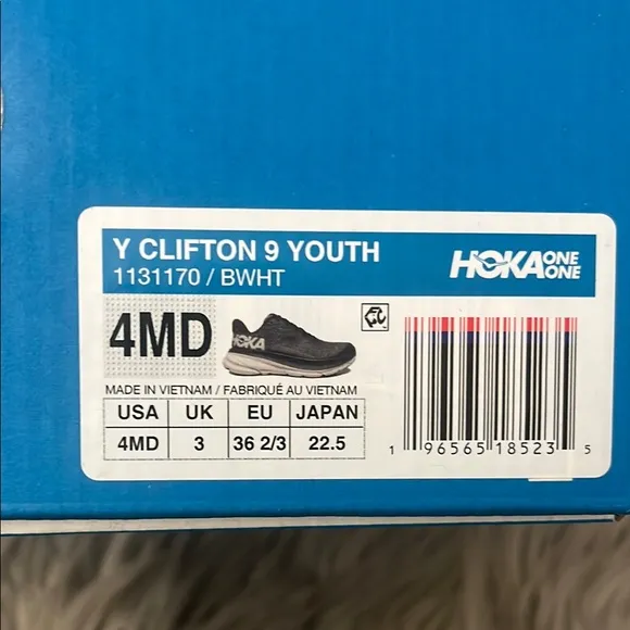 Hoka NIB Black Clifton 9 youth size 4