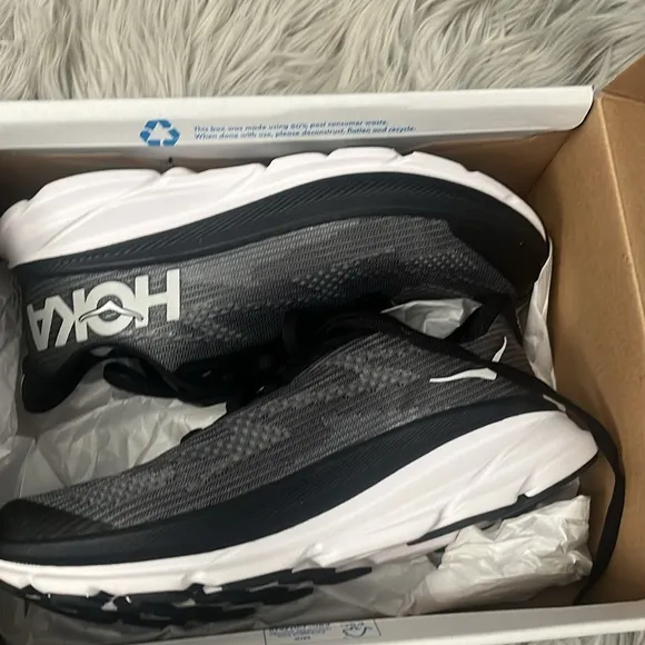 Hoka NIB Black Clifton 9 youth size 4