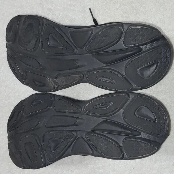 Hoka One One Bondi 8 Running Shoes In All Black Size 9.5 D Mens