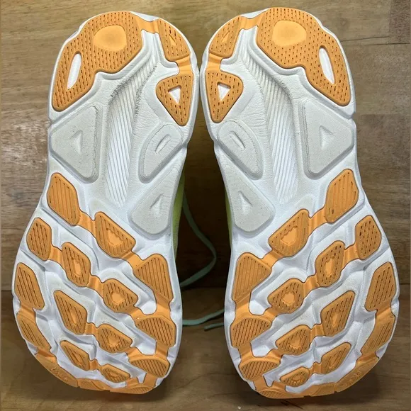 Hoka One One Clifton 9 Womens Size 8.5 Running Shoes Citrus Glow/Sunlit Ocean